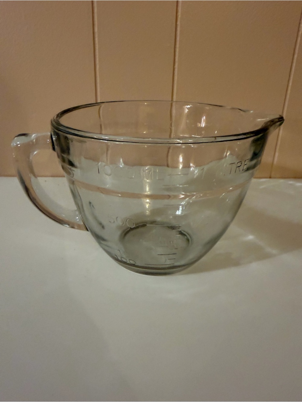 Pampered chef 1 qt 4 cups clear Glass Measuring Bowl with Pour Spout